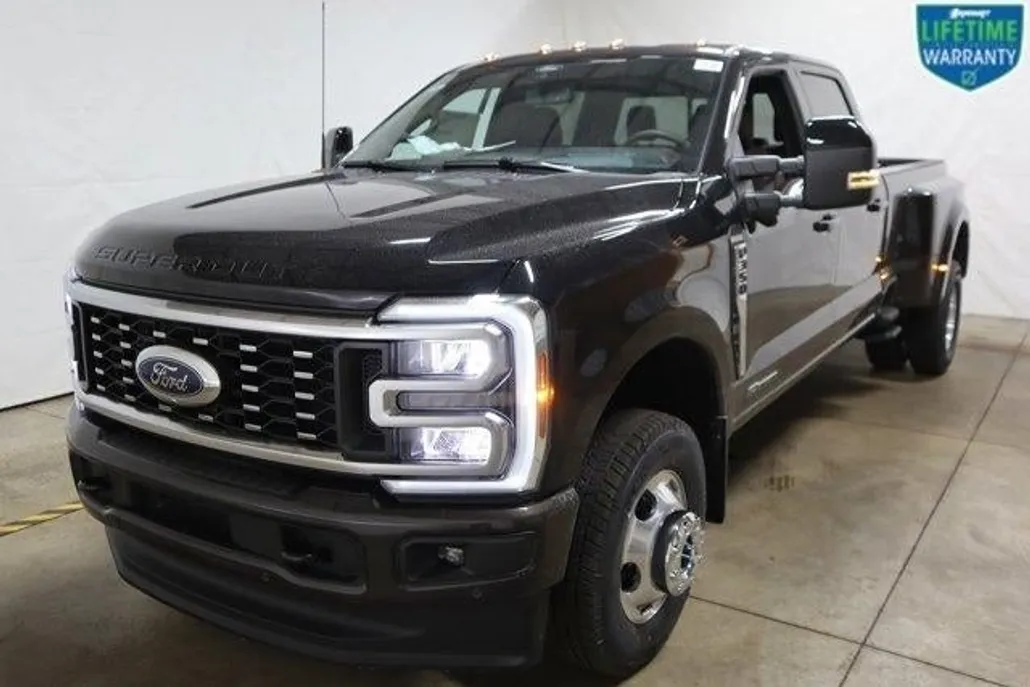2025 Ford F-350 King Ranch photo 1