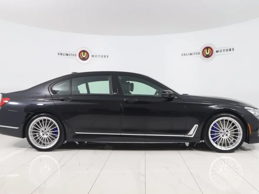 2018 Bmw 750i / B7 xDrive Sedan photo 1