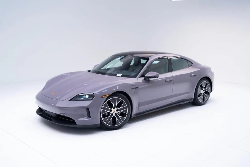 2025 Porsche Taycan 4 photo 1