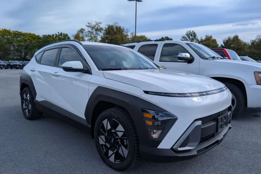 2025 Hyundai Kona SEL photo 1