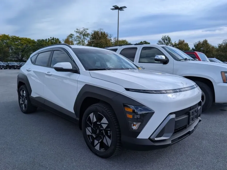 2025 Hyundai Kona SEL photo 1