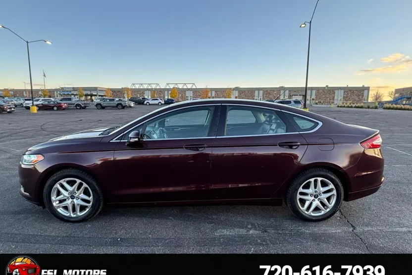 2013 Ford Fusion SE photo 1