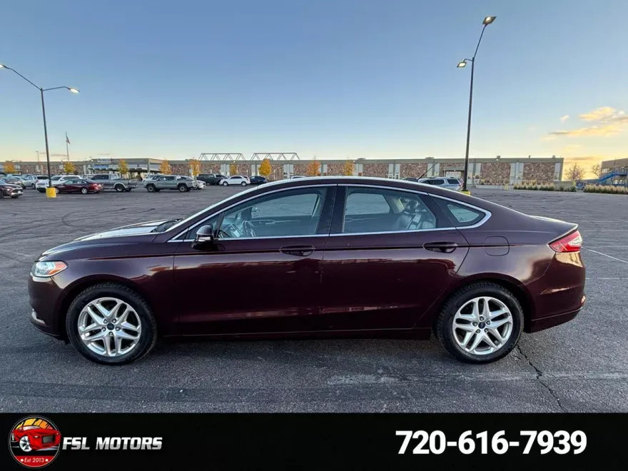 2013 Ford Fusion SE photo 1