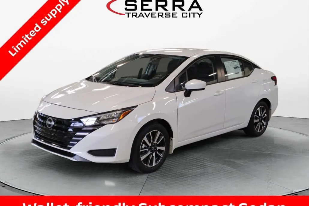 2025 Nissan Versa 1.6 SV photo 1