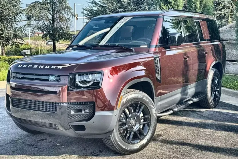 2025 Land Rover Defender 130 S photo 1