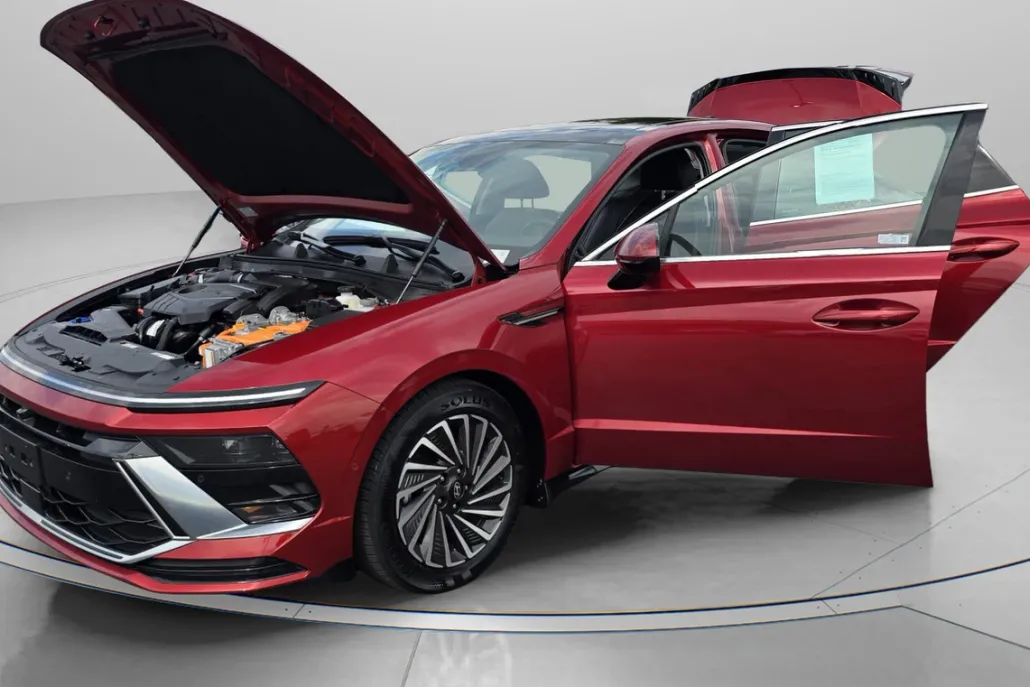 2025 Hyundai Sonata Hybrid Limited photo 1
