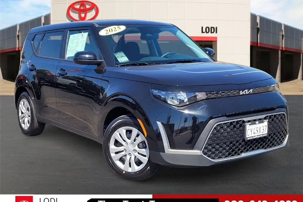 2025 Kia Soul LX photo 1