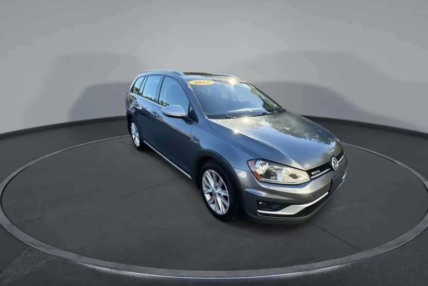 2017 Volkswagen Golf Alltrack TSI photo 1