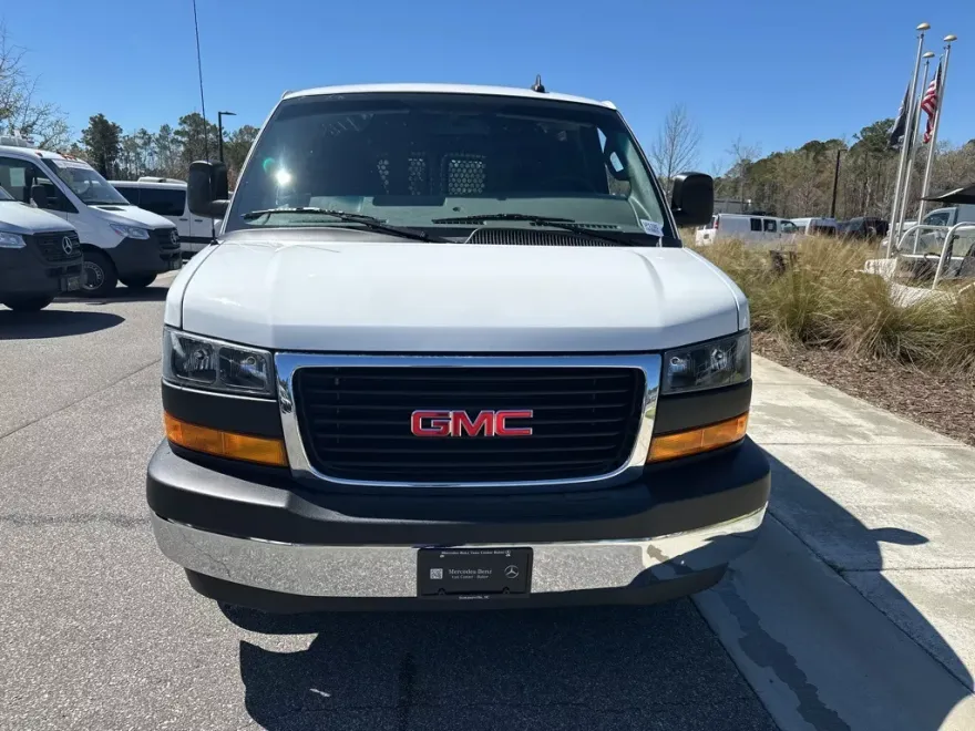 2023 Gmc Savana Cargo 2500 photo 2