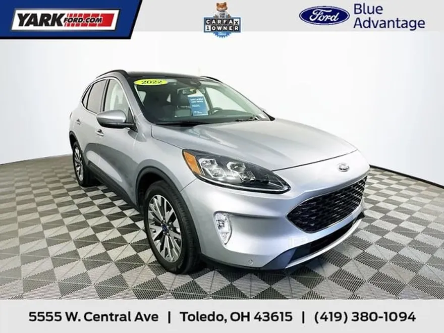 2022 Ford Escape Titanium photo 1