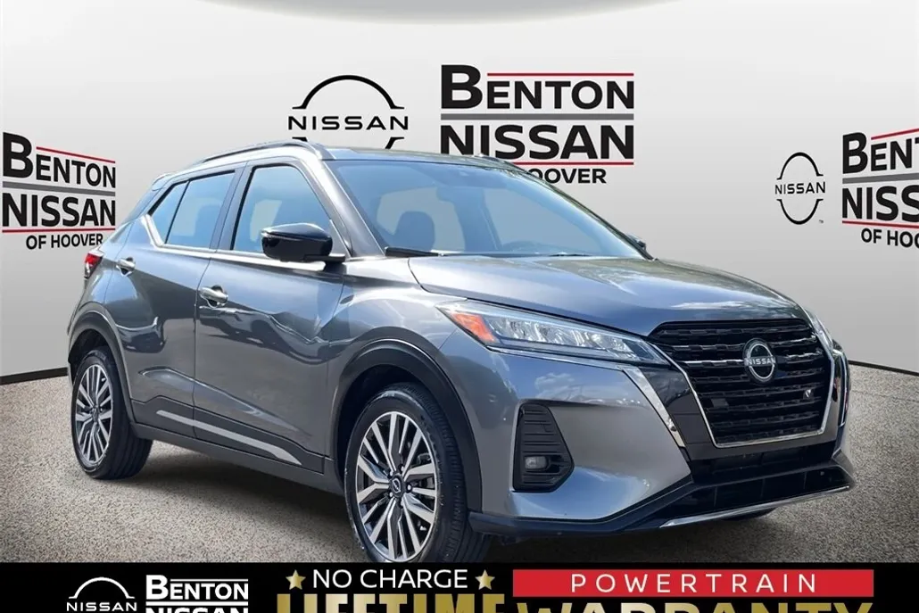 2024 Nissan Kicks SR photo 1