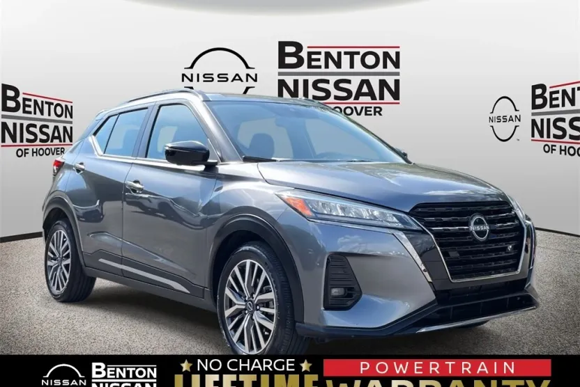 2024 Nissan Kicks SR photo 1
