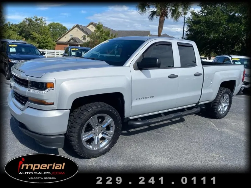 2018 Chevrolet Silverado 1500 Custom photo 1