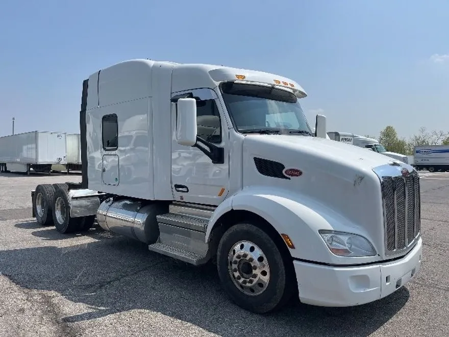 2019 Peterbilt 579 photo 1