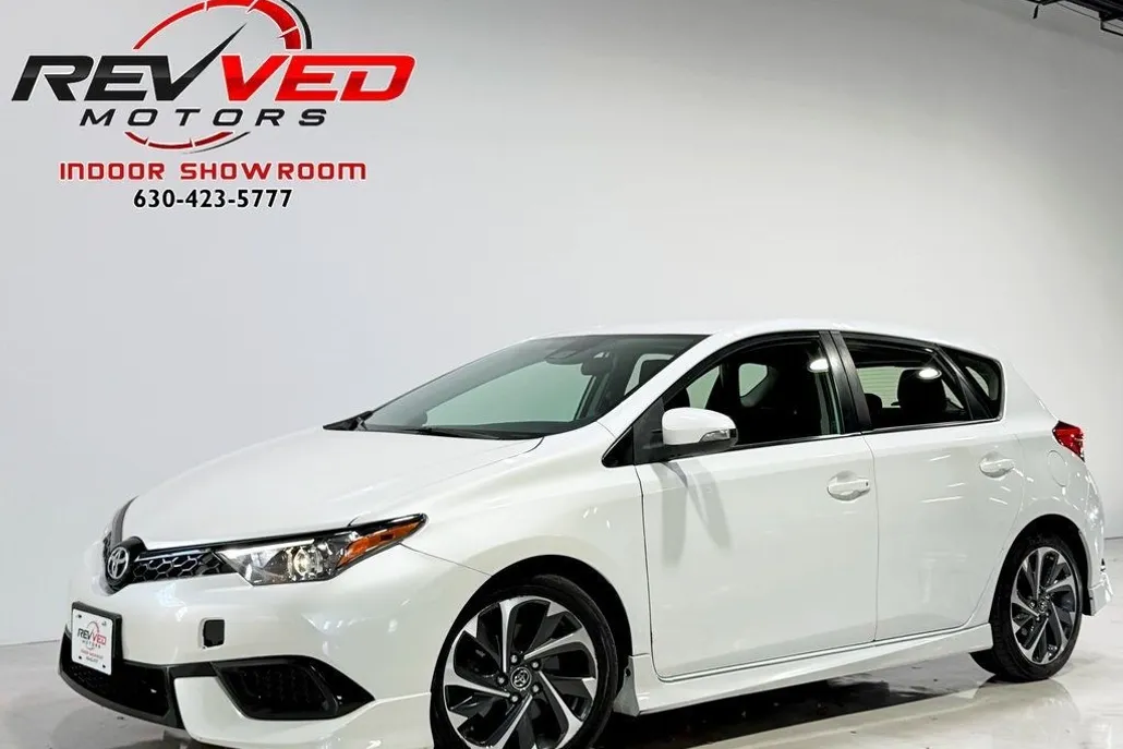 2017 Toyota Corolla iM Base photo 1