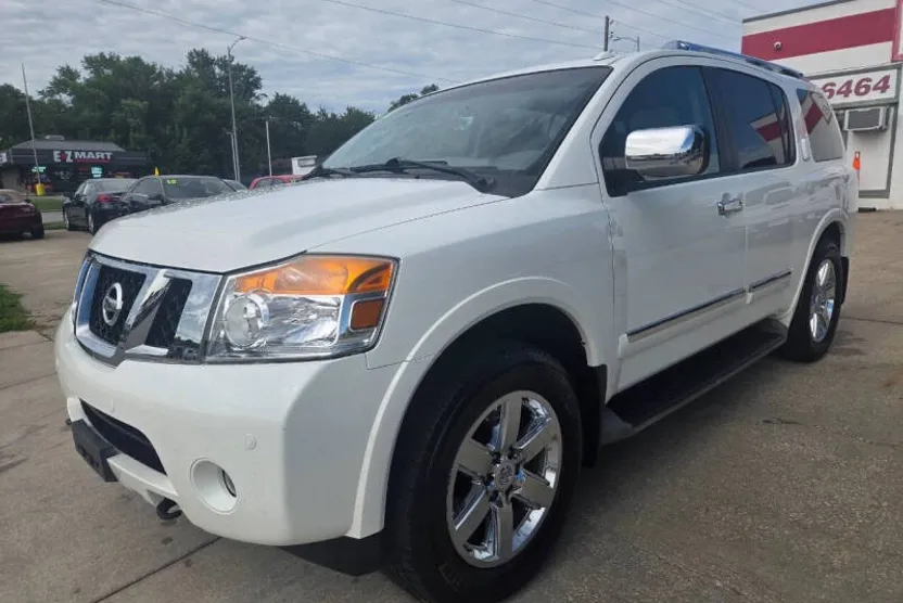 2011 Nissan Armada Platinum photo 1