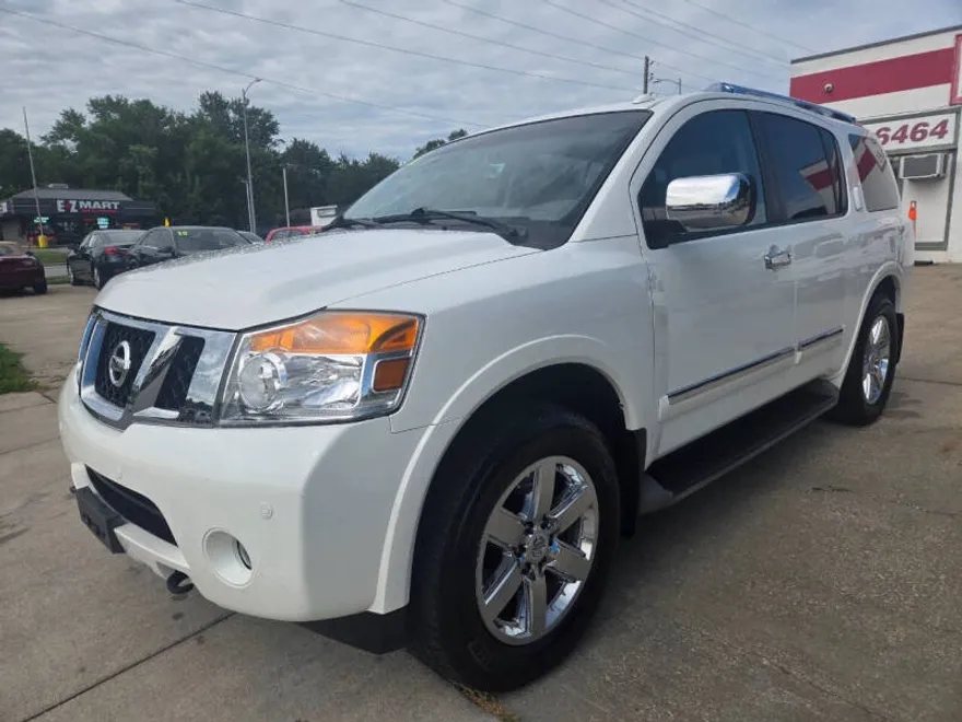 2011 Nissan Armada Platinum photo 1