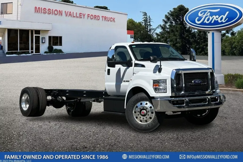 2024 Ford F-750 Base photo 1
