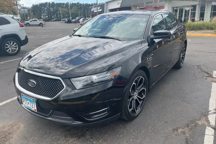 2016 Ford Taurus SHO photo 1