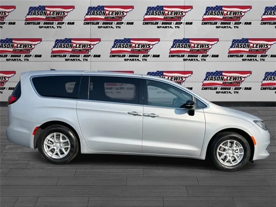2026 Chrysler Voyager LX photo 1