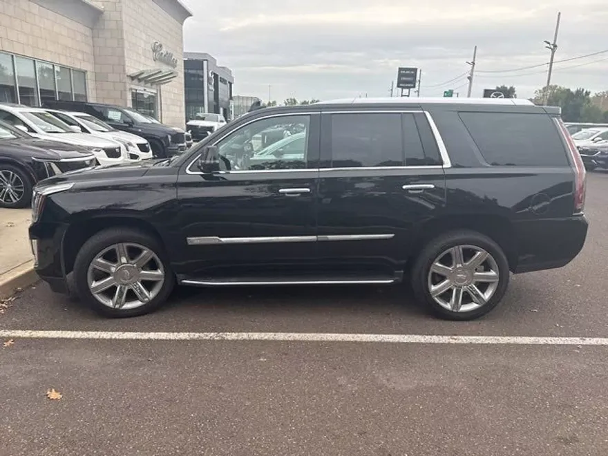 2018 Cadillac Escalade Luxury photo 1