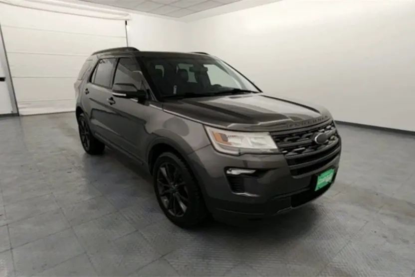 2018 Ford Explorer XLT photo 1