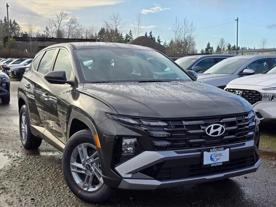2025 Hyundai Tucson SE photo 1