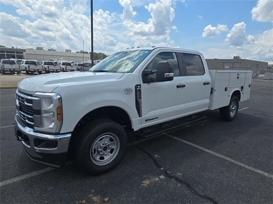 2025 Ford F-350 XL photo 1