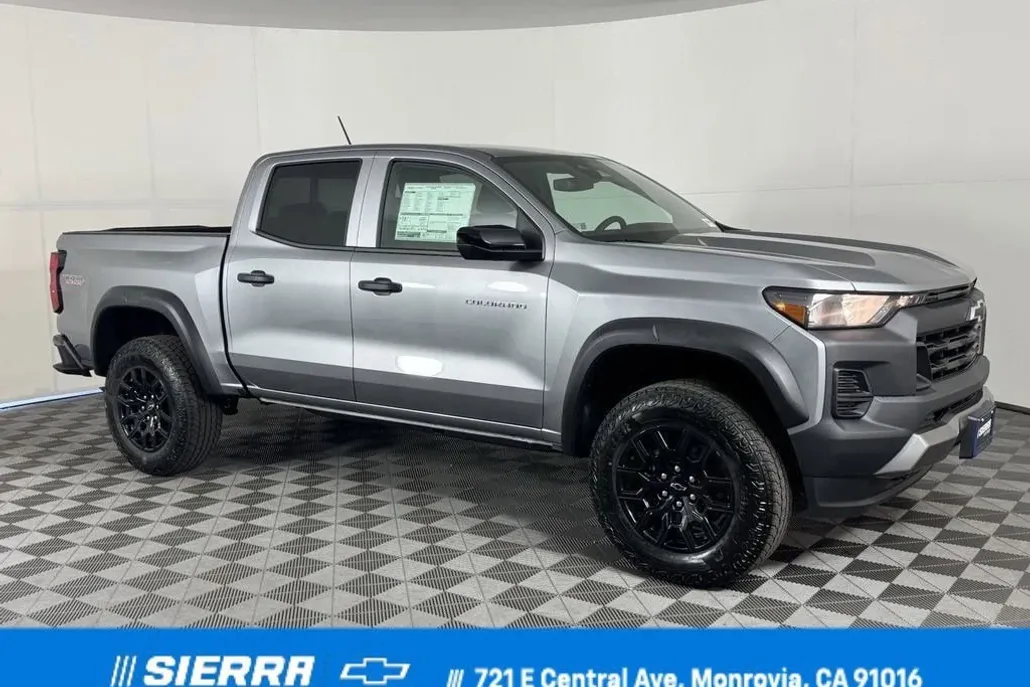 2026 Chevrolet Colorado Trail Boss photo 1
