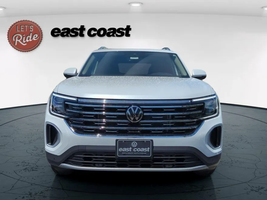 2025 Volkswagen Atlas SEL photo 1