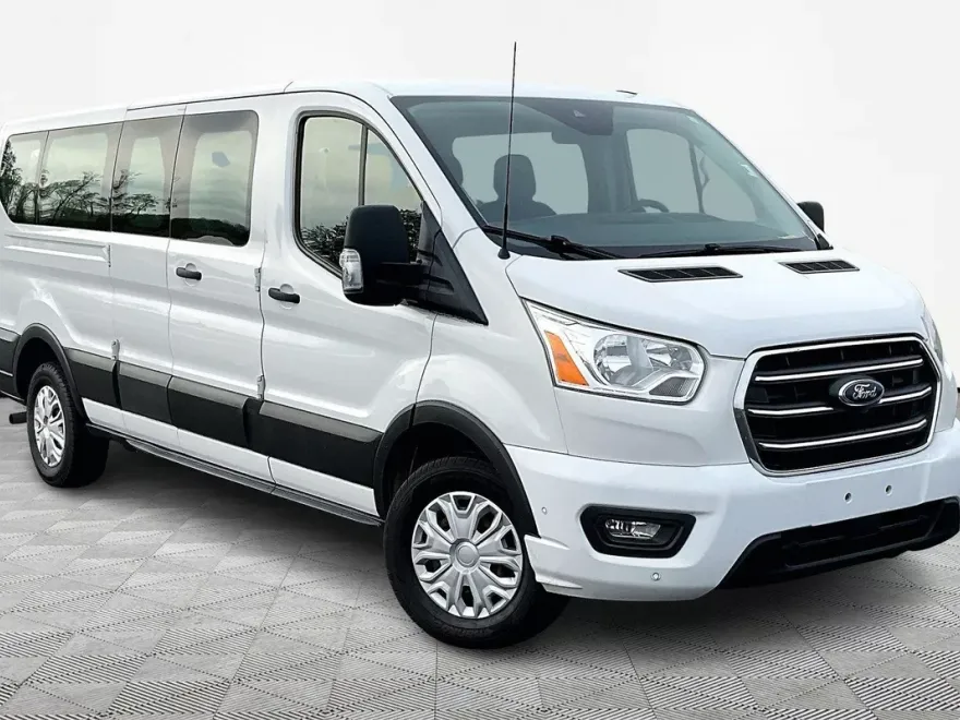 2020 Ford Transit Passenger XLT photo 1