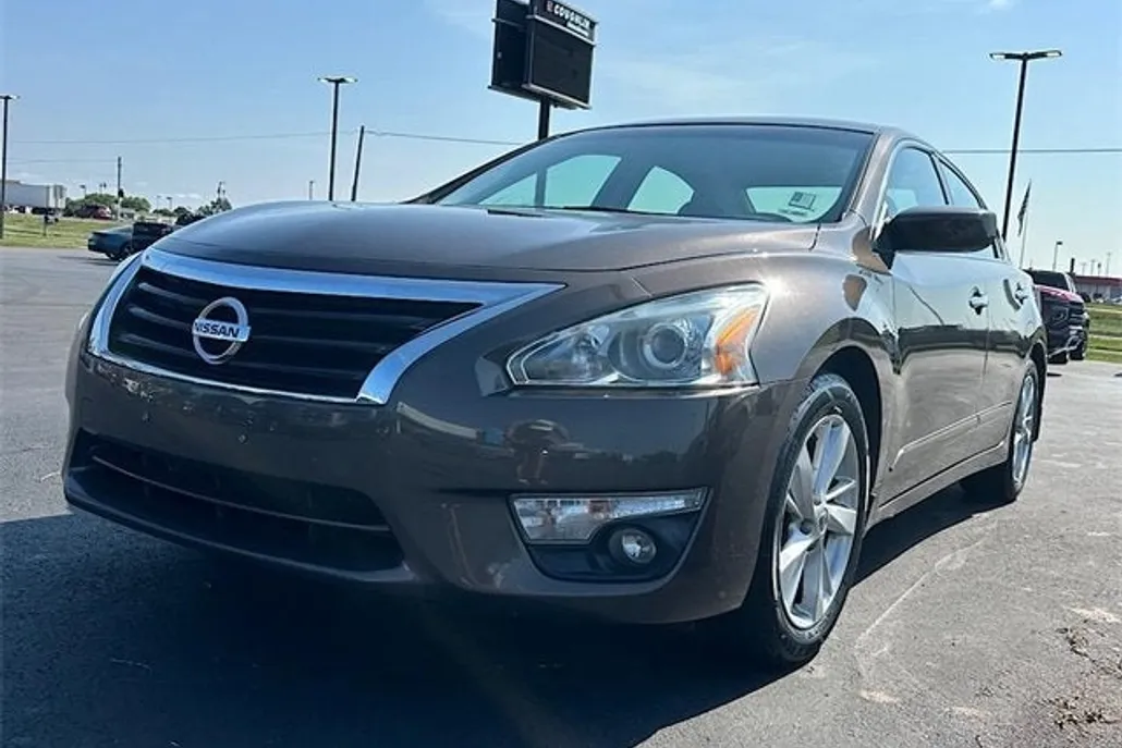 2015 Nissan Altima 2.5 SV photo 1