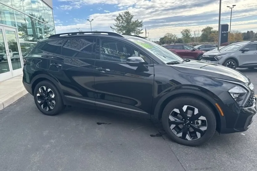 2023 Kia Sportage Plug-In Hybrid X-Line photo 1