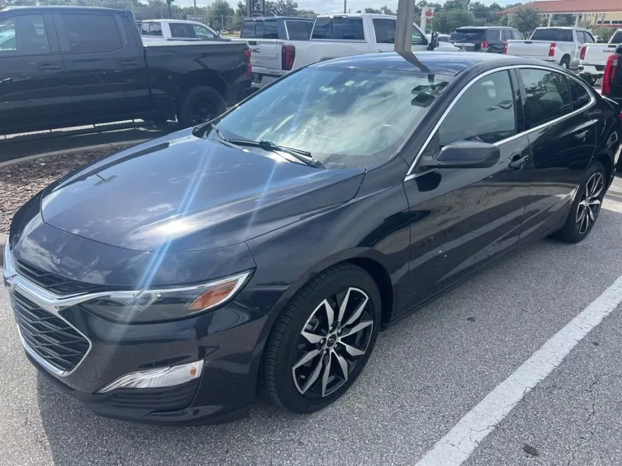 2022 Chevrolet Malibu RS photo 1