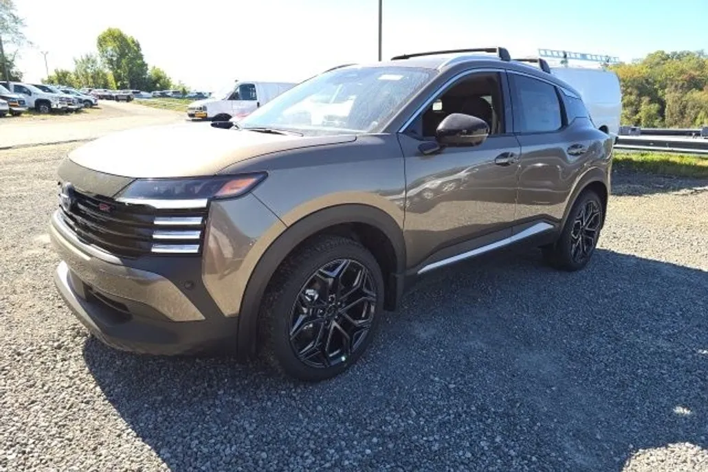 2026 Nissan Kicks SR photo 1