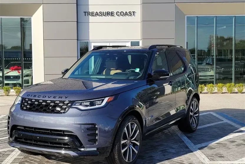 2025 Land Rover Discovery SE photo 1
