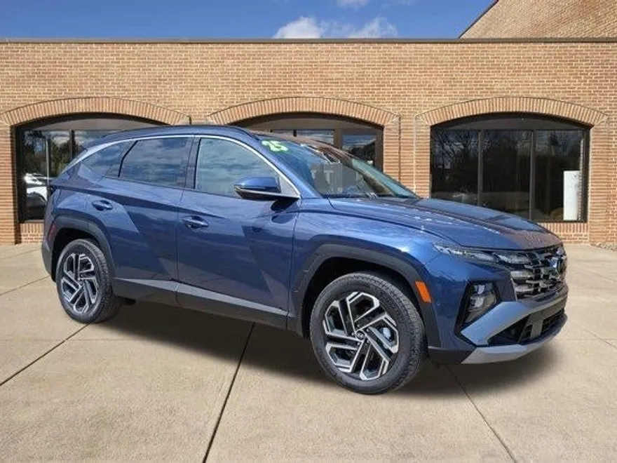 2025 Hyundai Tucson Limited photo 1