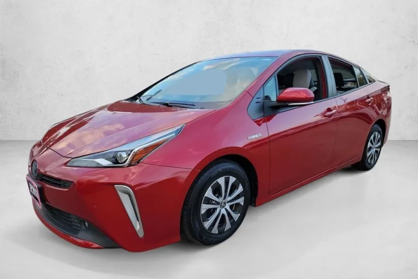 2022 Toyota Prius XLE photo 1