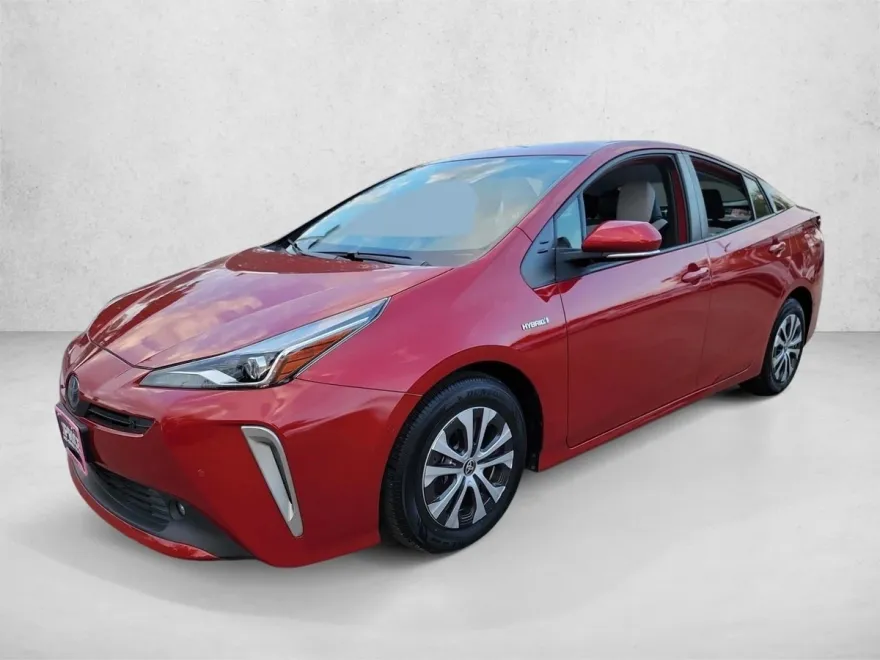 2022 Toyota Prius XLE photo 1
