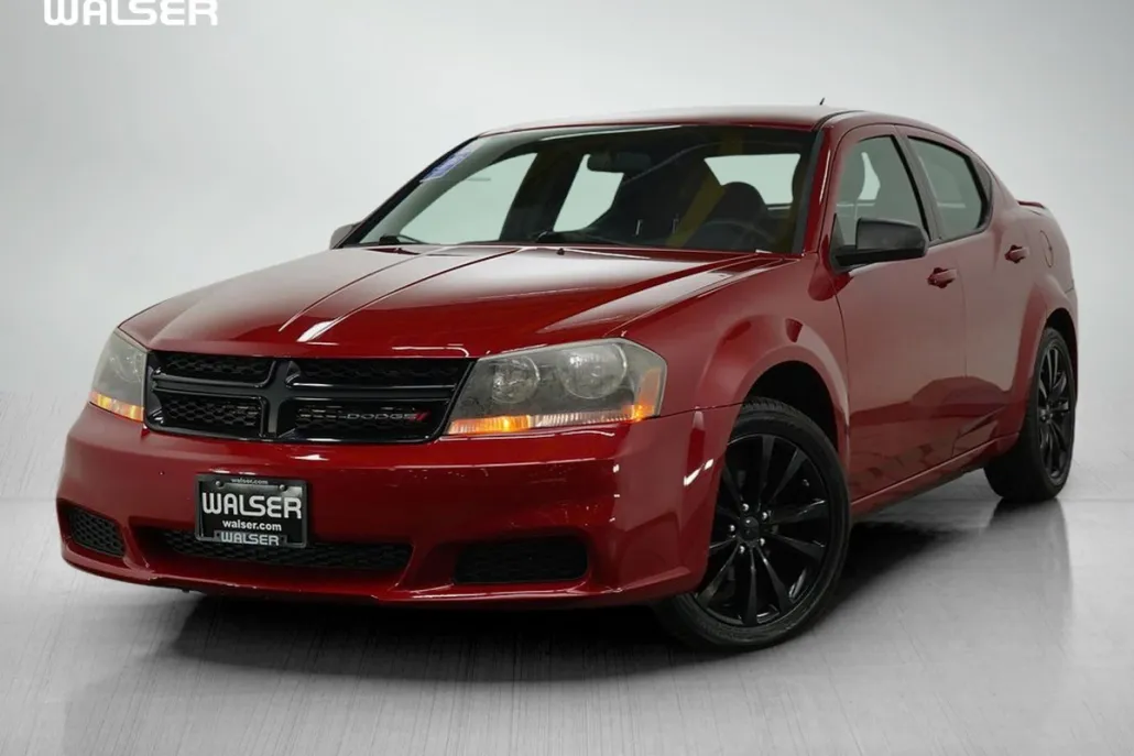 2014 Dodge Avenger SE photo 1