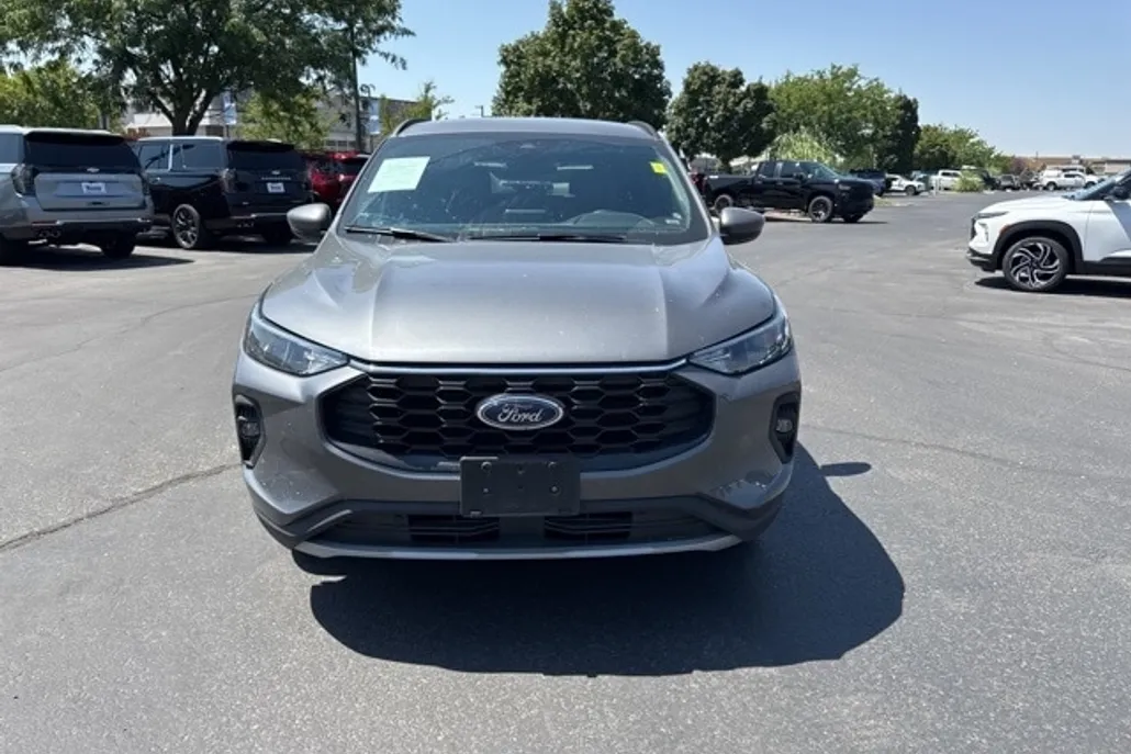 2025 Ford Escape ST-Line Select photo 1