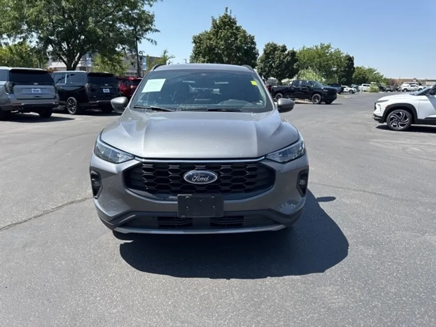 2025 Ford Escape ST-Line Select photo 1