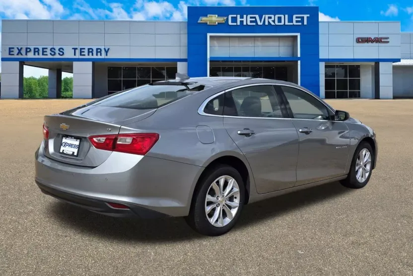 2024 Chevrolet Malibu 1LT photo 1