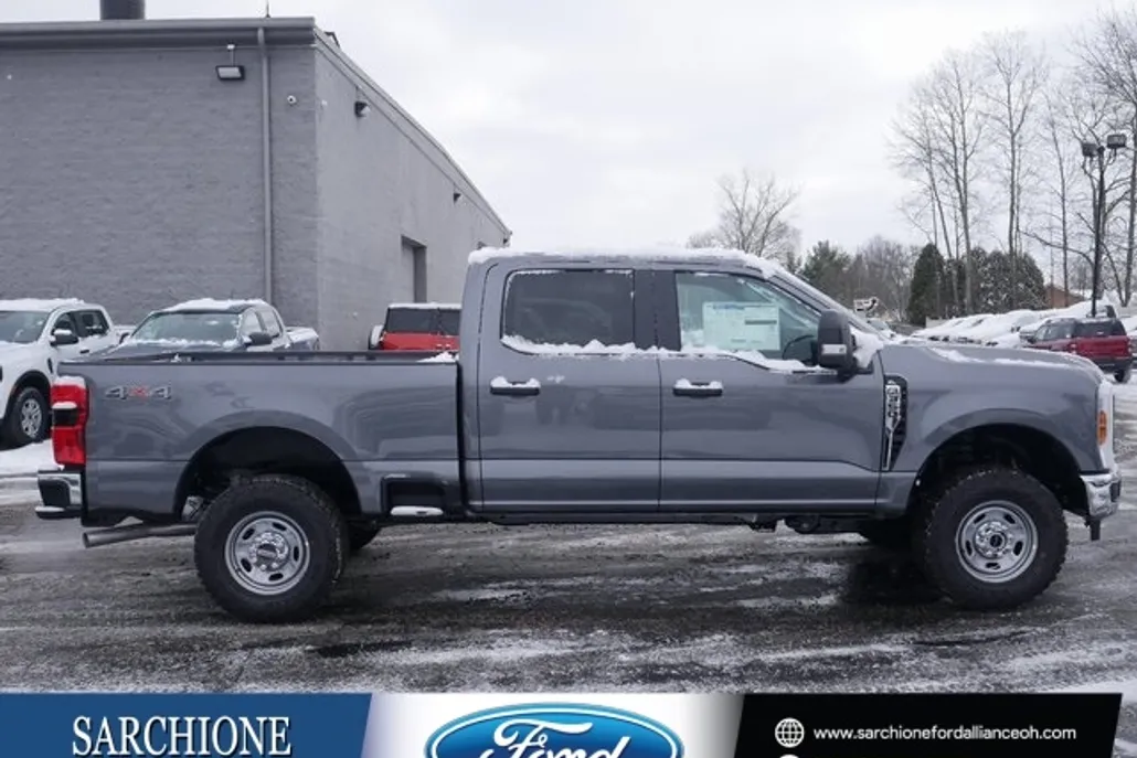 2025 Ford F-350 photo 1