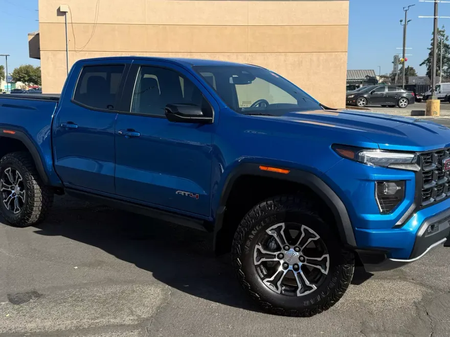 2023 Gmc Canyon AT4 photo 1