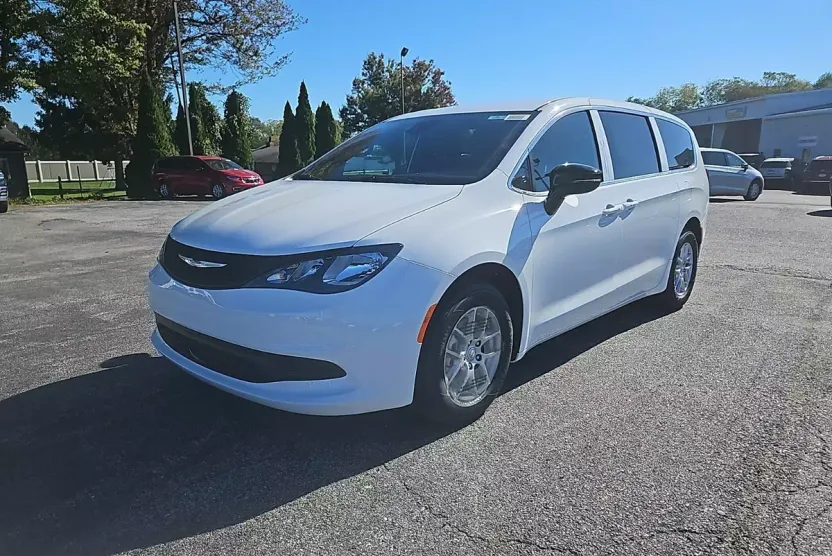 2026 Chrysler Voyager LX photo 1