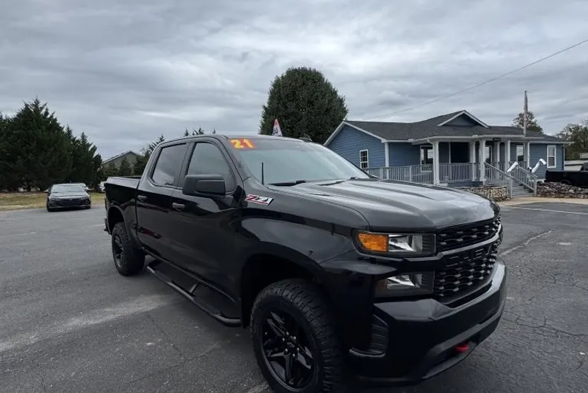 2021 Chevrolet Silverado 1500 Custom Trail Boss photo 1