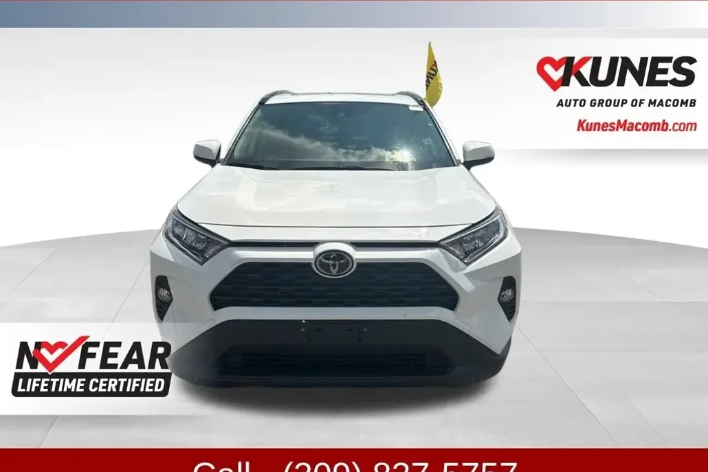 2019 Toyota RAV4 XLE photo 1
