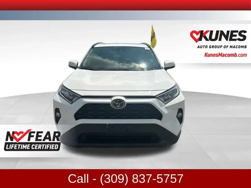 2019 Toyota RAV4 XLE photo 1