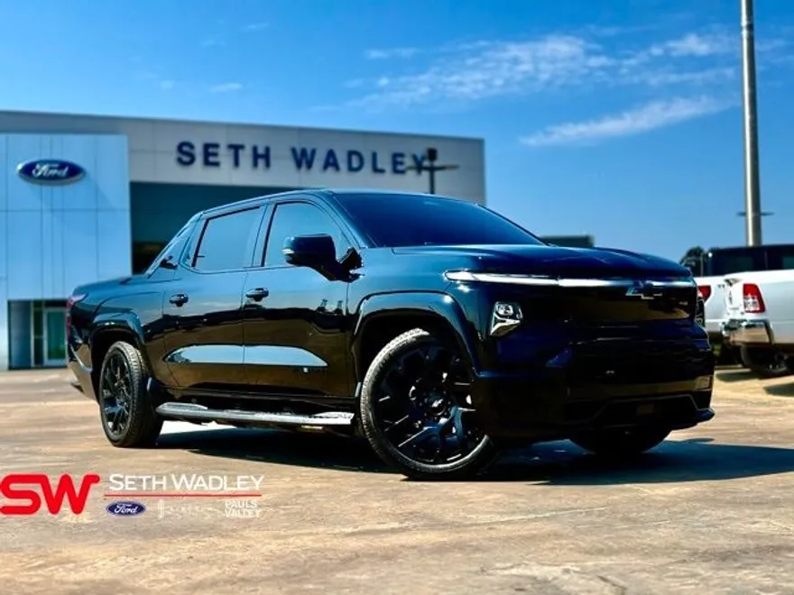2024 Chevrolet Silverado EV RST photo 1